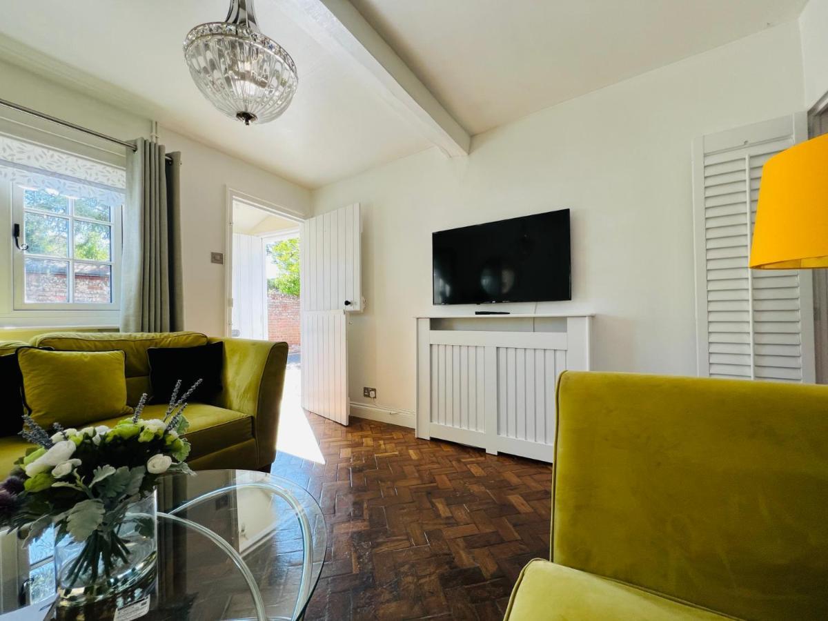 Bridewell Cottage In The Heart Of Tenterden - Pass The Keys Eksteriør bilde