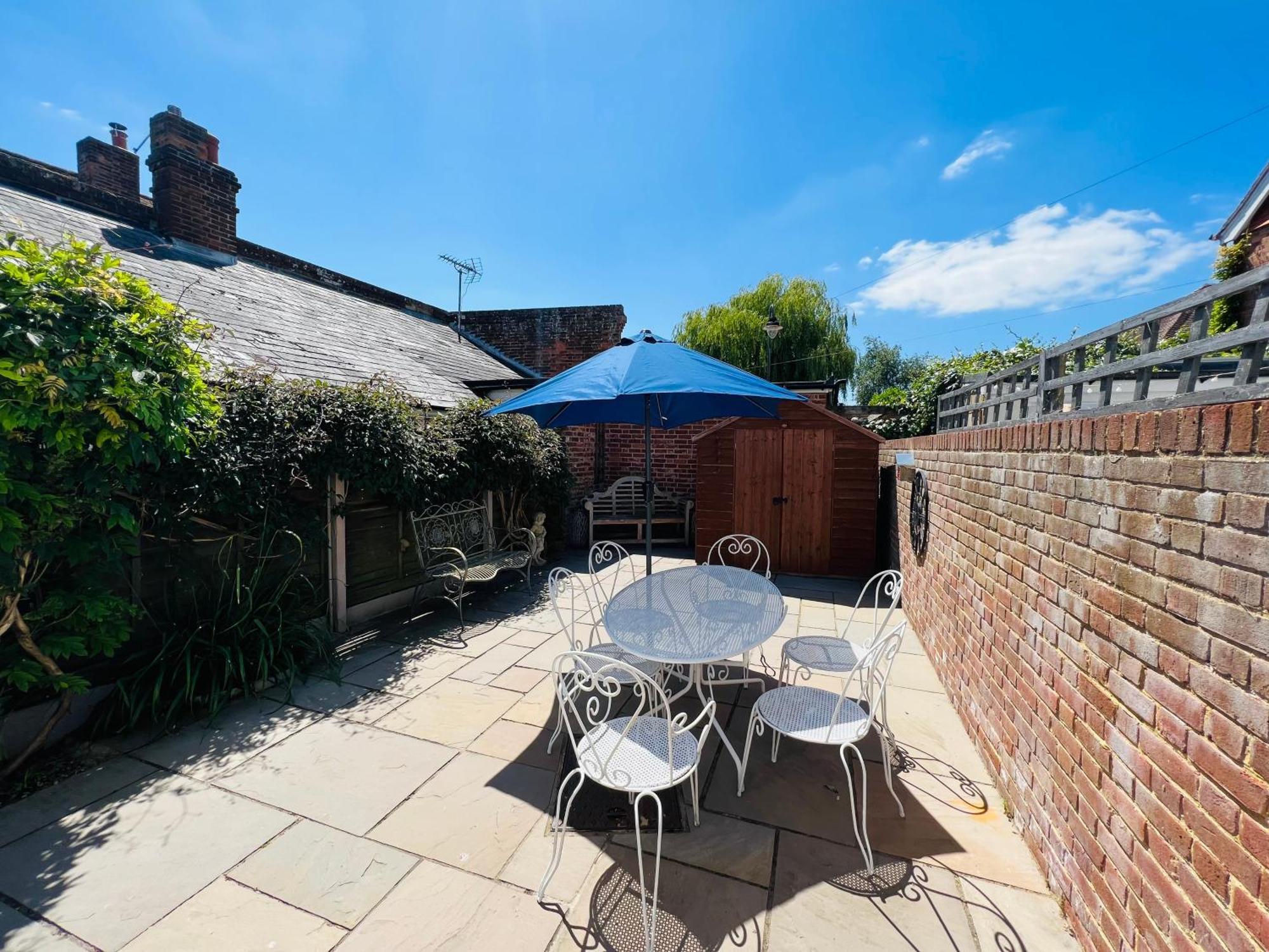 Bridewell Cottage In The Heart Of Tenterden - Pass The Keys Eksteriør bilde